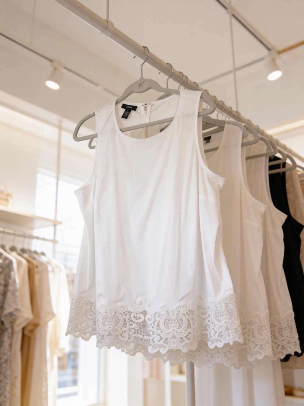 White Sleeveless Lace-Hem Tank Top - White Party, Feminine, Euro-Summer